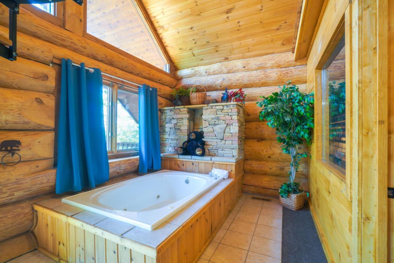Smoky Mountain Vacation Rental Cabin With Hot Tub! Gatlinburg Exterior photo